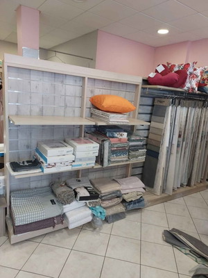 Γόνδολα με ράφια σαν καινούργια, ξύλινη για επαγγελματικό χώρο