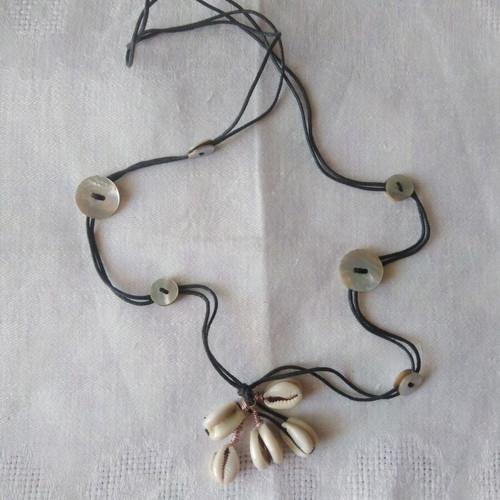 Handmade necklace with shells new