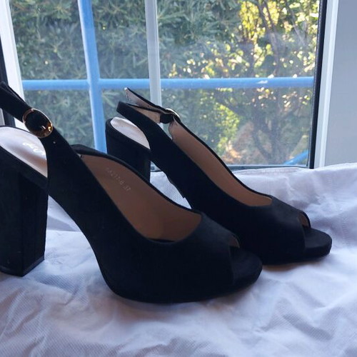 La Donna Moda peep toe pumps like new, black, size 37
