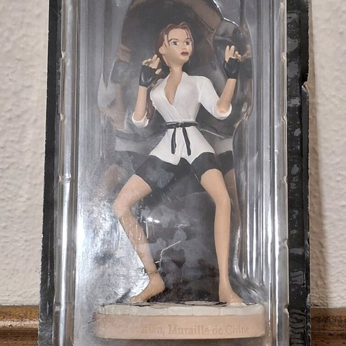 Lara Croft Tomb Raider La Dague de Xian 2005 figure new