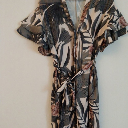 Misskoo women's floral dress M like new, colorful