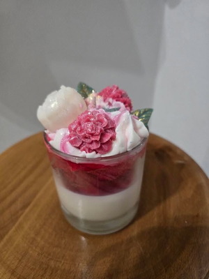 Rose candle from Noema Melt handmade collection