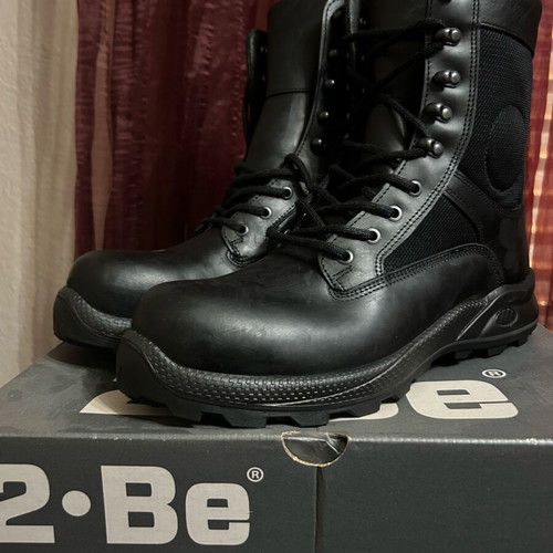 2 Be military boots new, leather, anti-slip soles, size 44