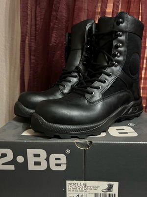 2 Be military boots new, leather, anti-slip soles, size 44