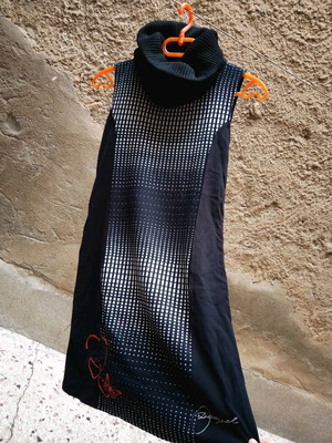 Desigual medium dress new with knitted turtleneck black and white