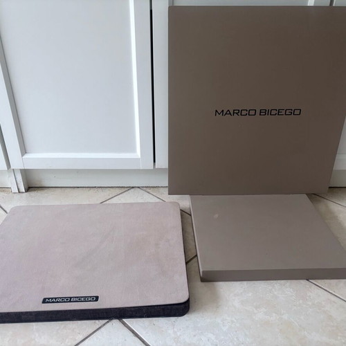 Marco Bicego display stands used, set of two