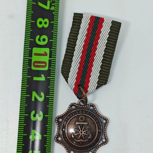 Decorative Navy Medal Replica with Anchor and Helm like new