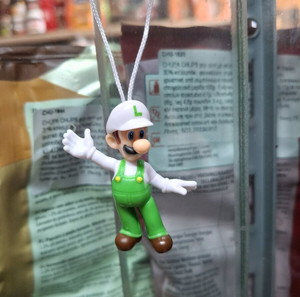 Kinder Joy Super Mario Luigi White