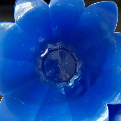 Blue flower pots plastic and clay, set of 2