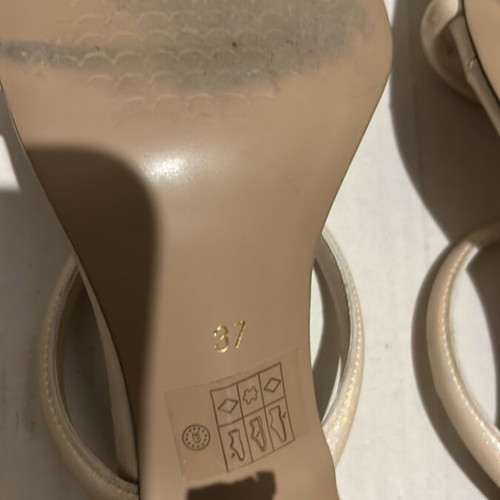 Modern women's Bournazos shoes like new, size 37 beige