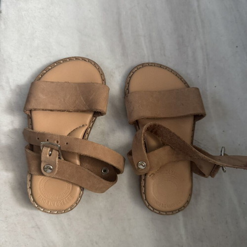 Leather sandals children size 21 like new