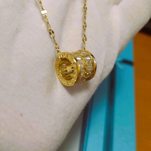 Necklace with stainless steel chain and pendant cylinder with sparkling strass new