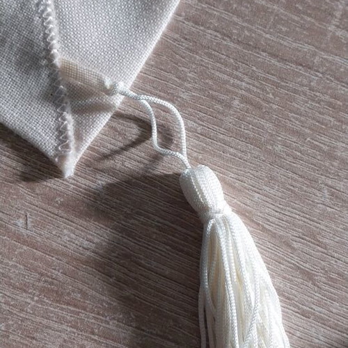 Set of 5 table linens with machine embroidery like new