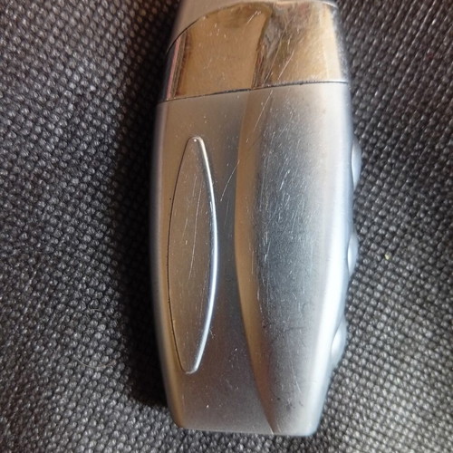 Marlboro lighter like new, collectible metal