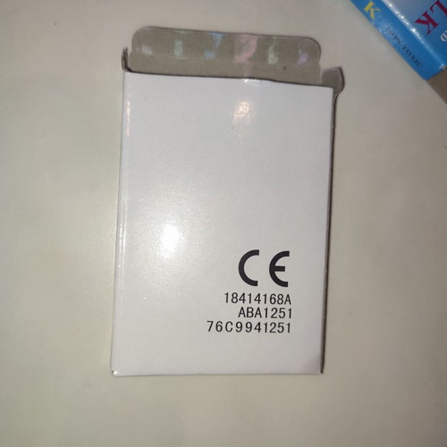 Chalk set like new, 5 colored and 3 white pieces