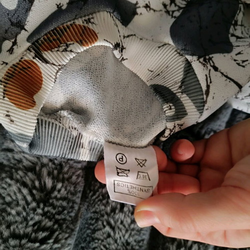 3/4 Sleeve Blouse like new, synthetic, white and yellow