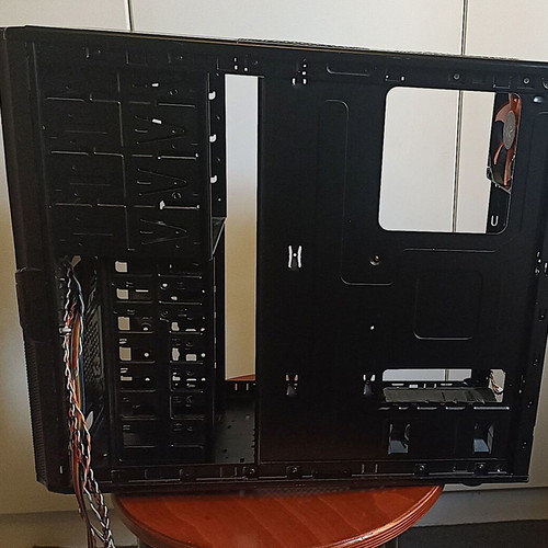 Thermaltake VL80001W2Z V3 Black Edition PC case like new