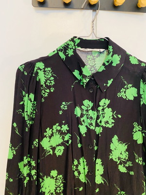 Zara dress 100% viscose black with green print like new