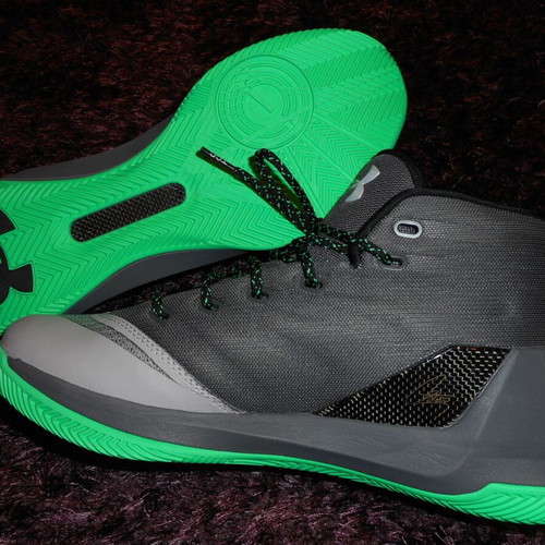Under Armour Curry 3 new sports shoes size 44 gray and green