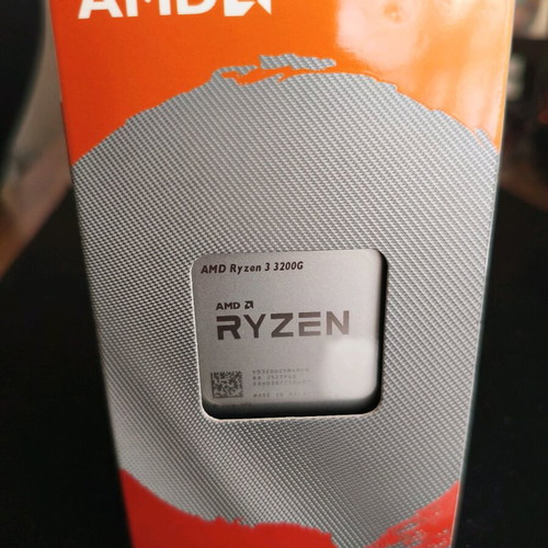 AMD Ryzen 3 3200G CPU box new, 3.6 GHz AM4 processor