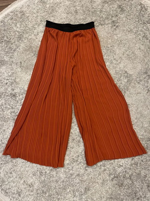 Stradivarius πλισέ παντελόνα culotte XS κεραμιδί σαν καινούργιο
