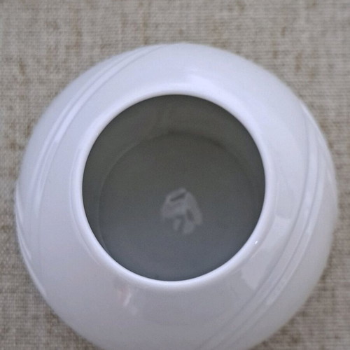 Kaiser Porcelain Vase White Germany Vintage like new