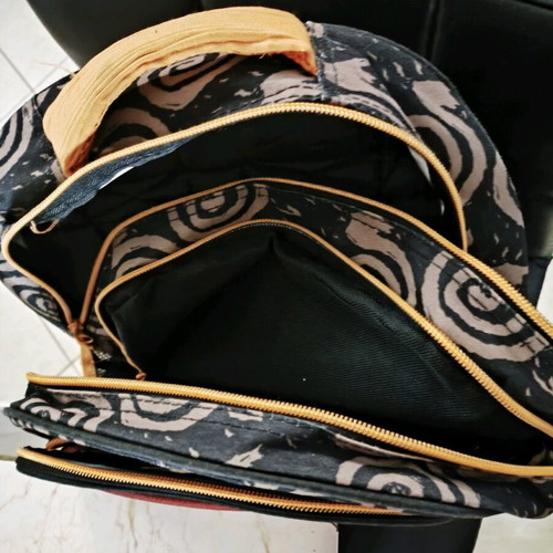 Naruto school backpack like new, authentic Masashi Kishimoto design