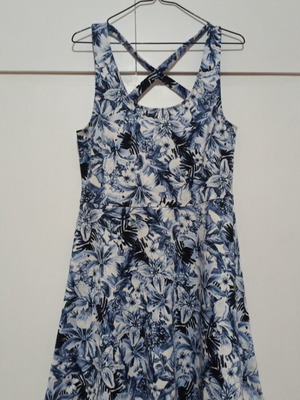 HM summer dress with flowers size large /40, like new