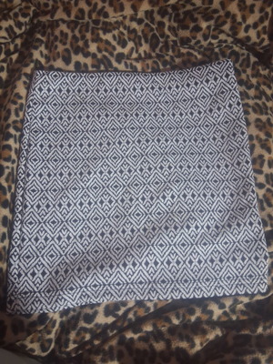 Mini skirt with geometric pattern like new, black and white, one size