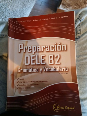 Spanish learning books used, Dele B2, grammar and vocabulary