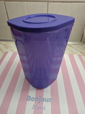 Fresh Box container 1.5 liters like new, airtight and waterproof