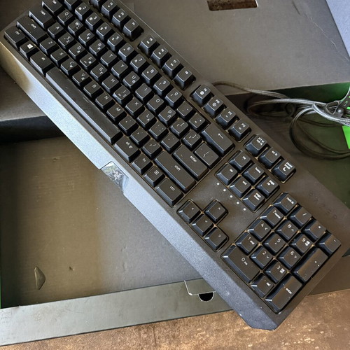 Razer Blackwidow Razer Green switched tactical and clicky keyboard new model like new