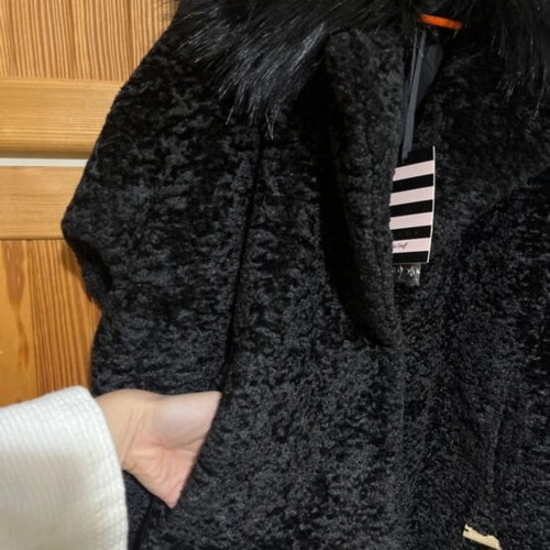 Lynne fur new, black, with tags