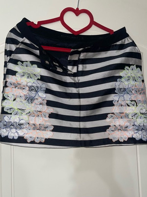 Striped taffeta skirt with lace Silvian Heach new, black and white
