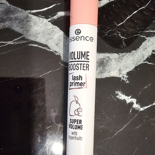 Essence Volume Booster Lash Primer new