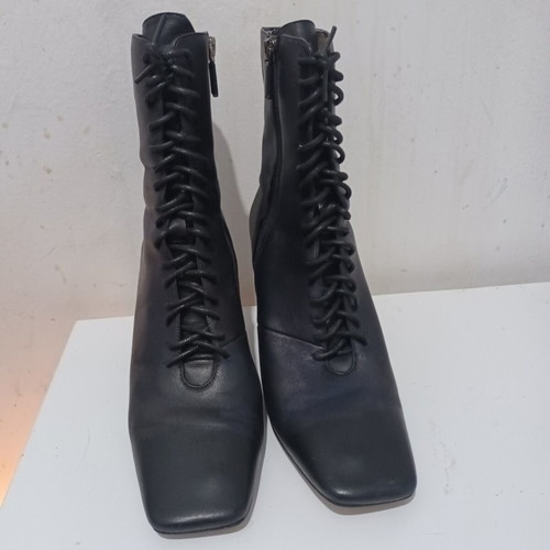 Black high-heeled boots with laces size 39 used