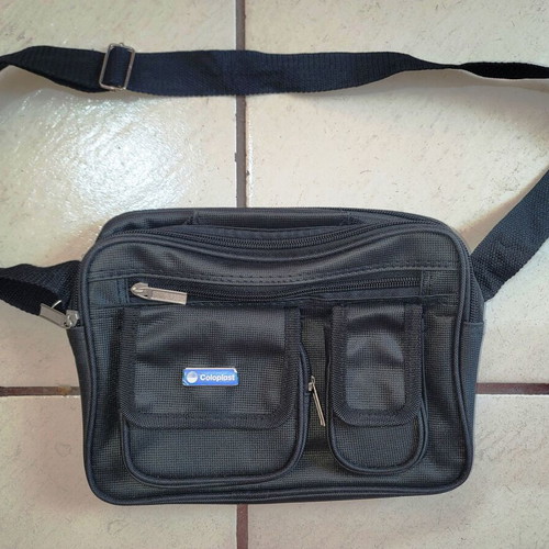 Canvas shoulder bag new with five zip compartments, black