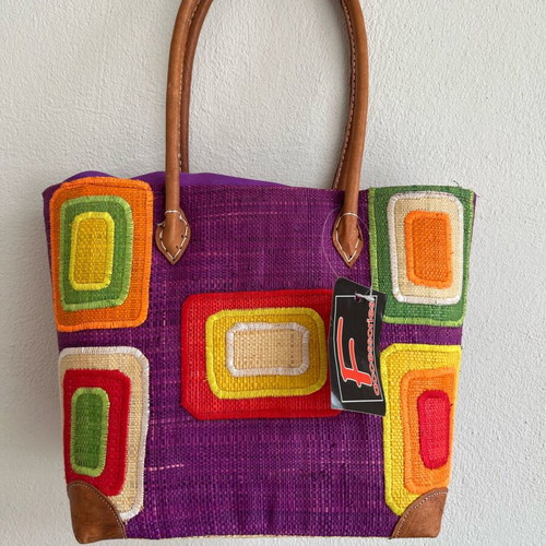 Straw handbag new, purple with inner lining