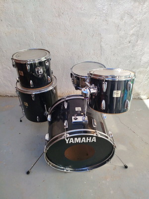 Ντράμς σετ Yamaha DP series μεταχειρισμένο με tom 12' & 13', βαθύ 16', κάσα 22', snare 14' x 6.5'