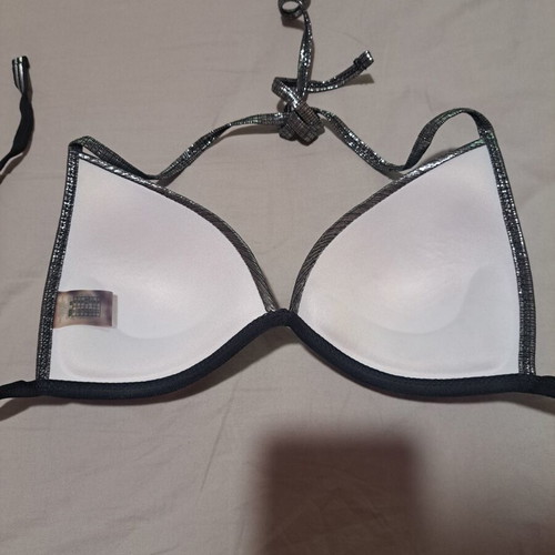 Bikini lamé with built-in padding, like new, size S/M, silver