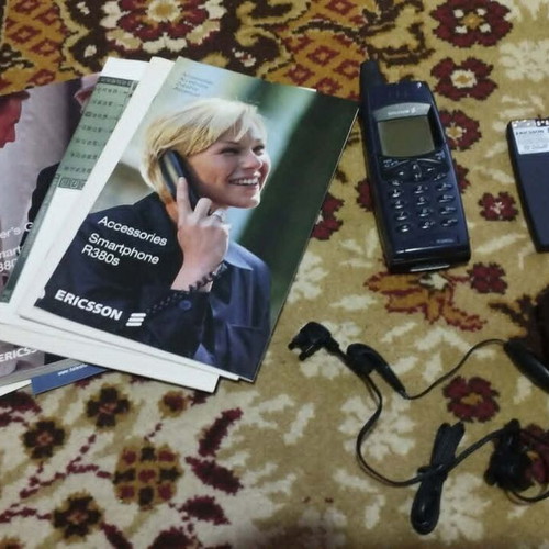 Ericsson R380s smartphone used with accessories and second battery