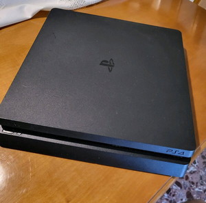 Sony Playstation ps4 slim 1TB напълно функционален