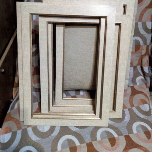 Set of 5 luxury beige and gold picture frames like new