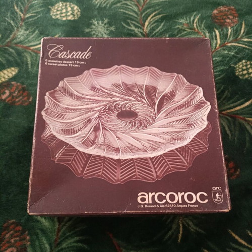 Vintage Arcoroc sweet plates from 1960s, new