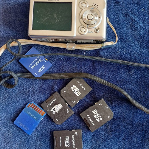 Canon IXUS 50 Digital Compact Camera 5.0MP with accessories