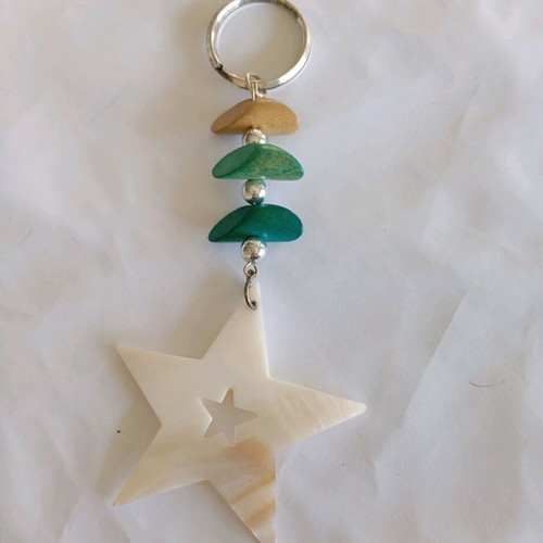 Star keychain with green stones