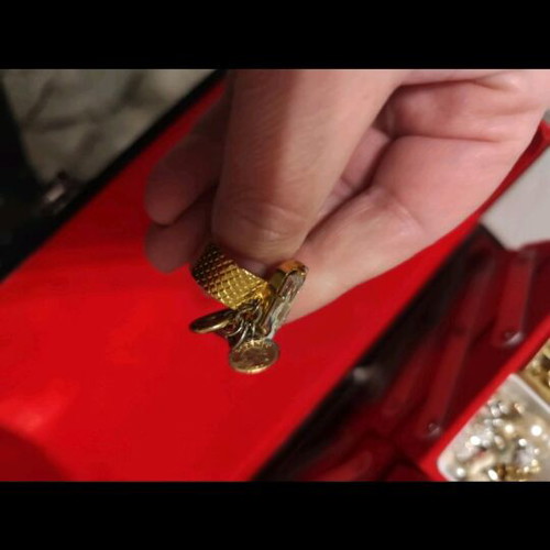 Gold ring with adjustable size like new