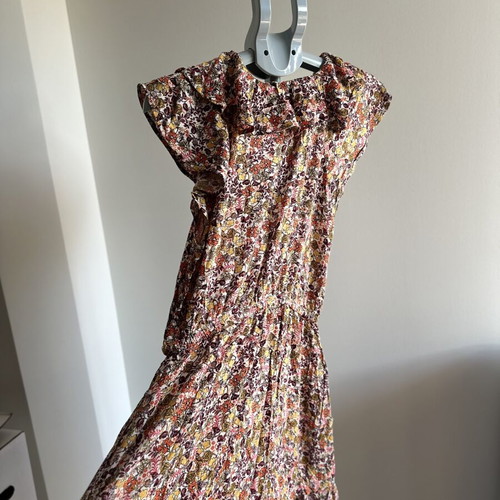 Old Navy floral dress like new with waist and neckline tie, colorful