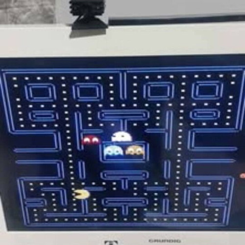 Portable Retro Console with Rechargeable Battery and 400 Built-in Games