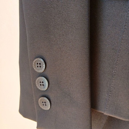 Black women's suit like new, pants size 38 jacket size 40